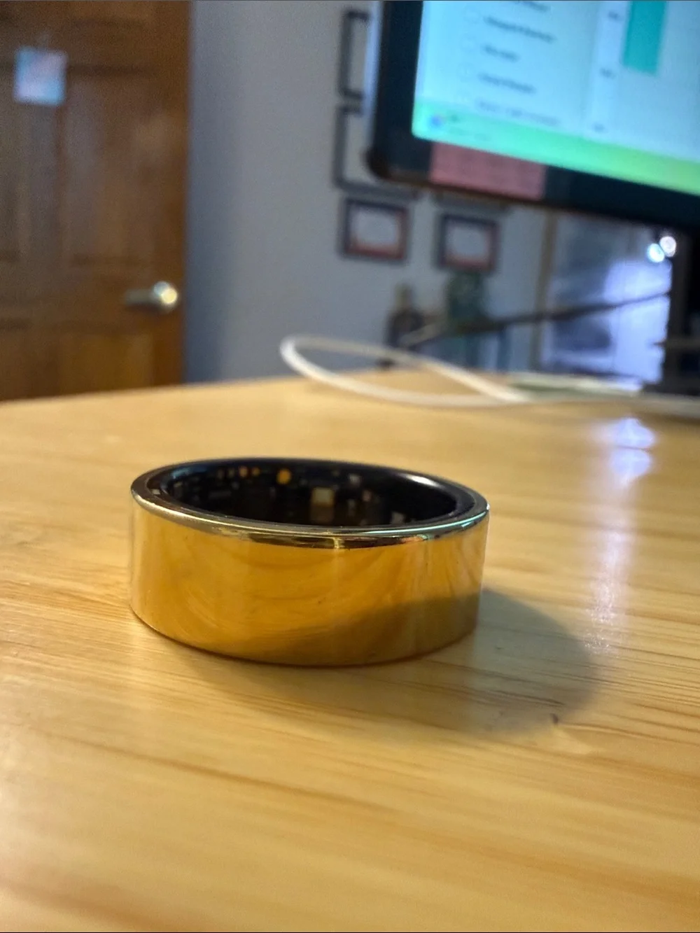 Ultrahuman Ring AIR Size 11 Gold + Charger